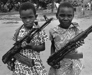 soldados mirins_Congo