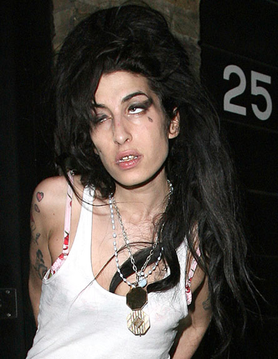 Amy Winehouse bêbada