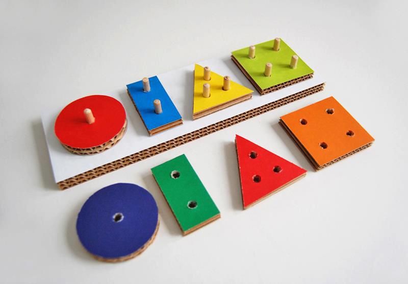 425